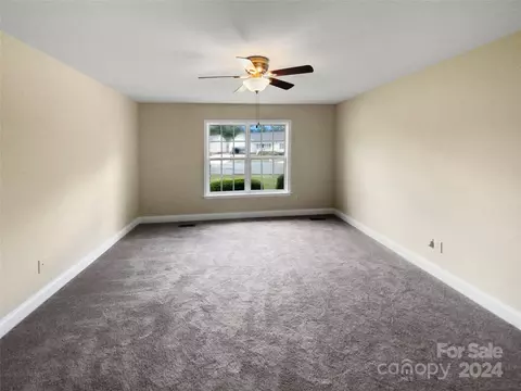 Living - 5209 Harmon Pl, Kannapolis, NC 28083 photo 4 of 5