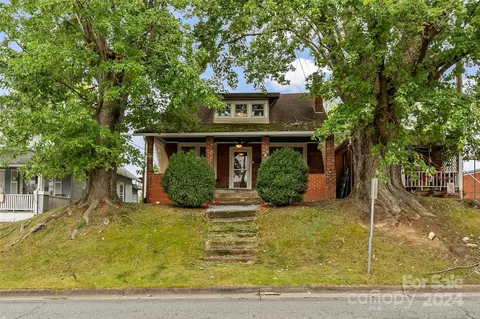 36 State St, Marion, NC 28752
