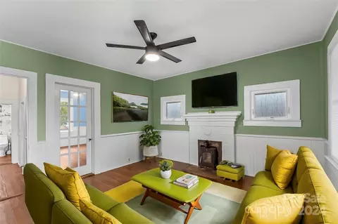 Living - 36 State St, Marion, NC 28752 photo 1 of 2