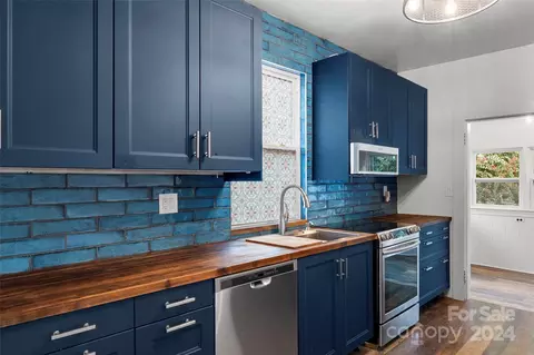 Kitchen - 36 State St, Marion, NC 28752 photo 2 of 3