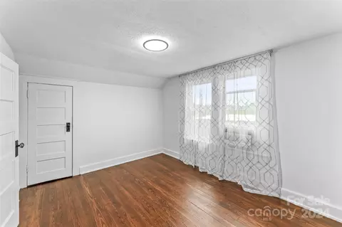 Bedroom - 36 State St, Marion, NC 28752 photo 4 of 6