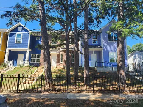 2119 Madrid St, Charlotte, NC 28216