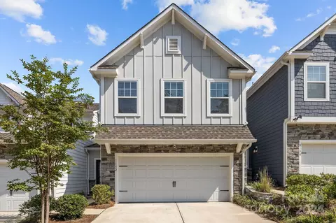 1152 Streamside Ln, York, SC 29745
