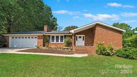 8931 Crestwood Dr, Mount Pleasant, NC 28124