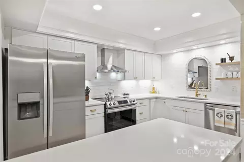 7024 Quail Hill Rd, Charlotte, NC 28210