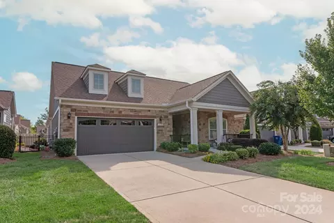 1320 Garden Vista Dr, Matthews, NC 28104
