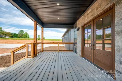 Exterior - 731 Mcdade Rd, Tryon, NC 28782 photo 5 of 6