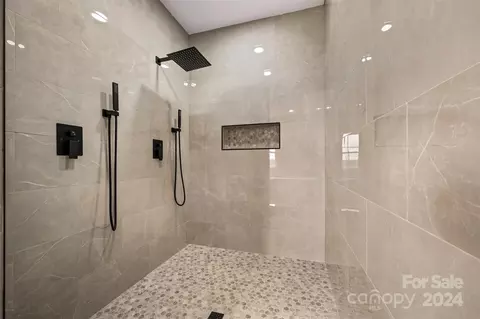 Bath - 731 Mcdade Rd, Tryon, NC 28782 photo 3 of 5