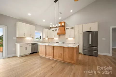 Kitchen - 731 Mcdade Rd, Tryon, NC 28782 photo 1 of 4