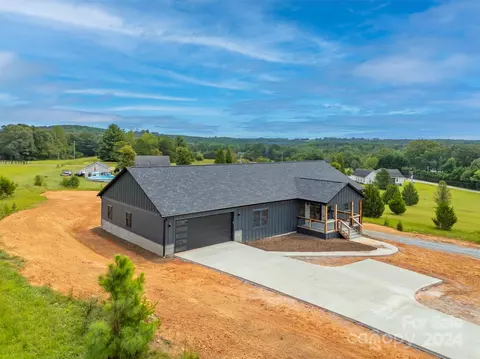 Exterior - 731 Mcdade Rd, Tryon, NC 28782 photo 4 of 6