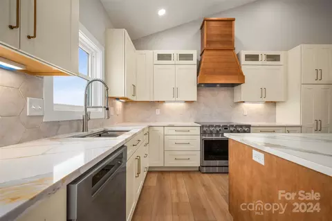 Kitchen - 731 Mcdade Rd, Tryon, NC 28782 photo 2 of 4