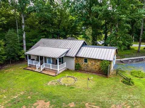 1221 Fairfield Rd, Troy, NC 27371