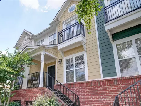 39 Myrtle St, Belmont, NC 28012