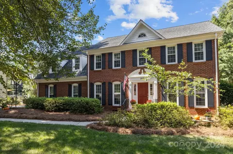7810 Covey Chase Dr, Charlotte, NC 28210