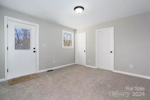 3863 River Rd, Morganton, NC 28655 photo 12