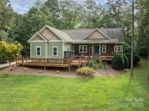 69 Merrell Rd, Leicester, NC 28748