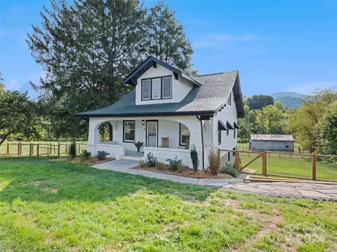 15 Scottdale Rd, Canton, NC 28716