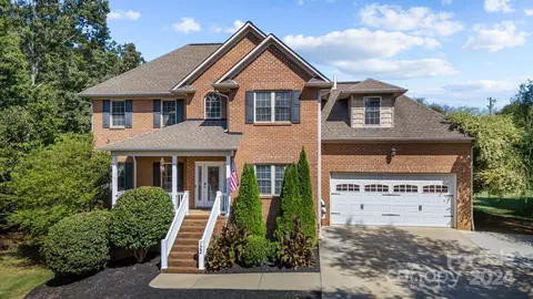 122 Blossom Hill Ct, Mocksville, NC 27028