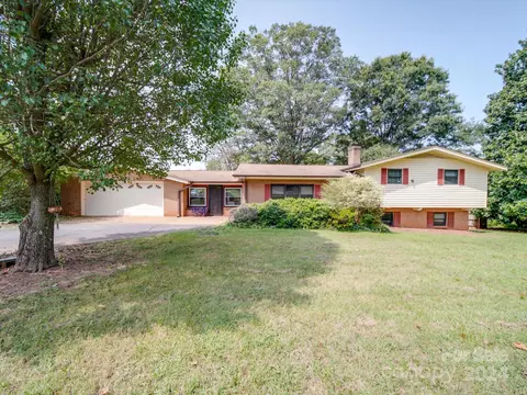 3633 Startown Rd, Newton, NC 28658