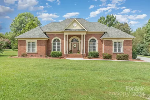 1901 Windmere Dr, Monroe, NC 28110