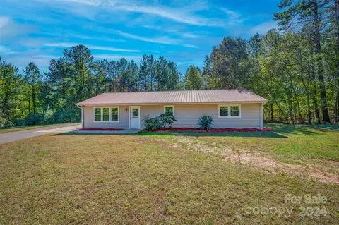 261 Godfrey Rd, Forest City, NC 28043