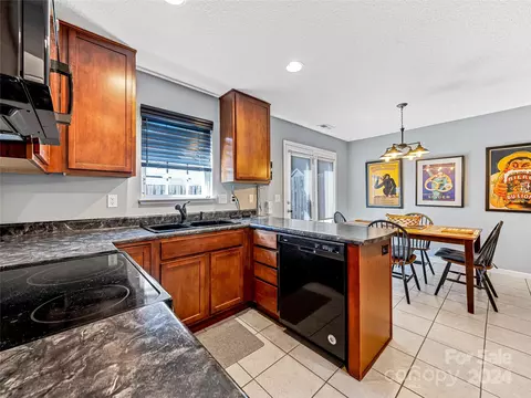 Kitchen - 5 Lilac Fields Way, Arden, NC 28704 photo 4 of 5