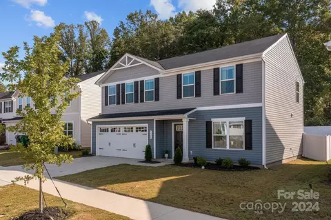 5120 Rustling Pines Ct, Charlotte, NC 28215