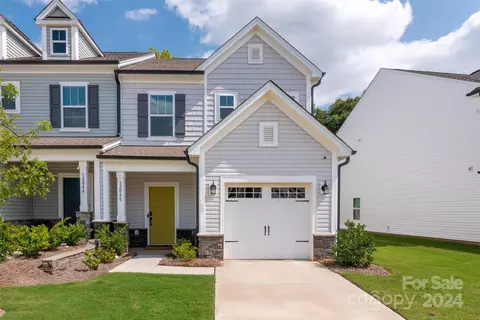 12040 Basking Dr, Charlotte, NC 28214