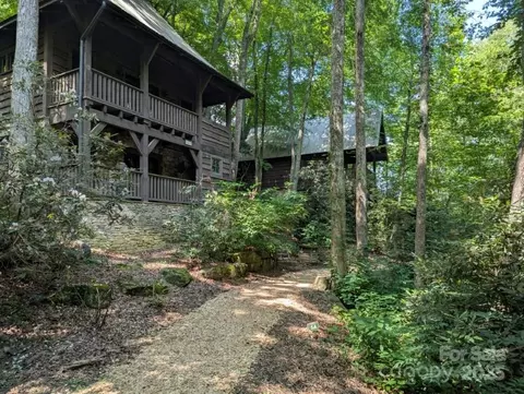 5 Chaucer Rd, Black Mountain, NC 28711
