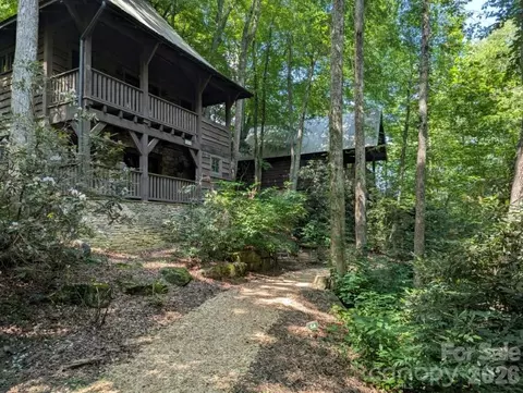 5 Chaucer Rd, Black Mountain, NC 28711