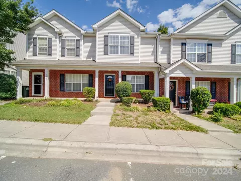 3111 Golden Dale Ln, Charlotte, NC 28262