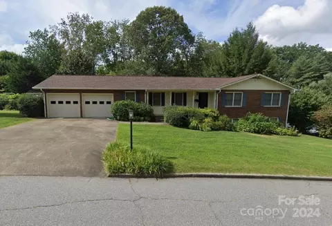 284 Wood Lily Dr, Canton, NC 28716