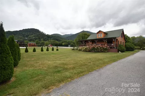 170 Panoramic Loop, Maggie Valley, NC 28751 photo 4