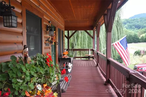 170 Panoramic Loop, Maggie Valley, NC 28751