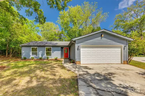 8100 Beechwood Ter, Charlotte, NC 28226