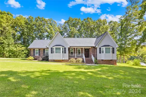 123 Country Creek Dr, Kings Mountain, NC 28086