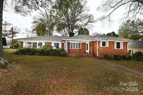 350 S Main Ave, Newton, NC 28658