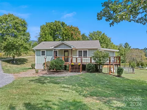 145 Le Meadows Dr, Waynesville, NC 28786