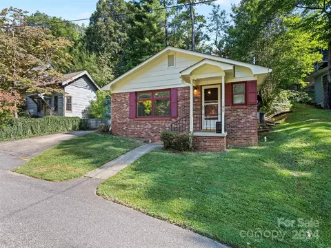 190 Cokesbury Cir, Lake Junaluska, NC 28745