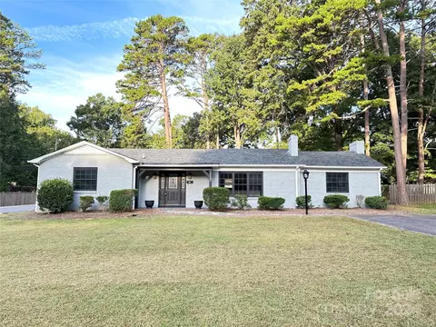 1305 7th Nw St NW, Hickory, NC 28601