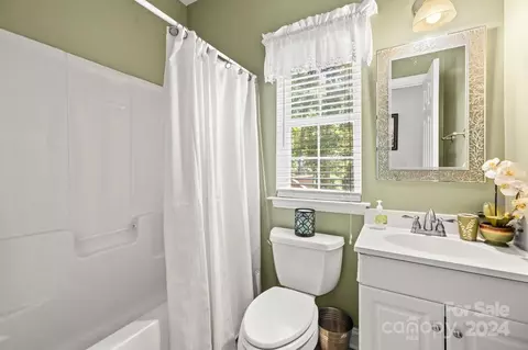 220 Caroline Ct, Denver, NC 28037 photo 26