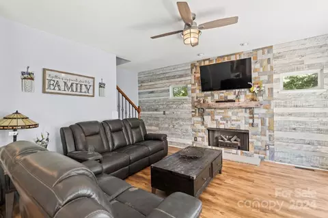 220 Caroline Ct, Denver, NC 28037 photo 29