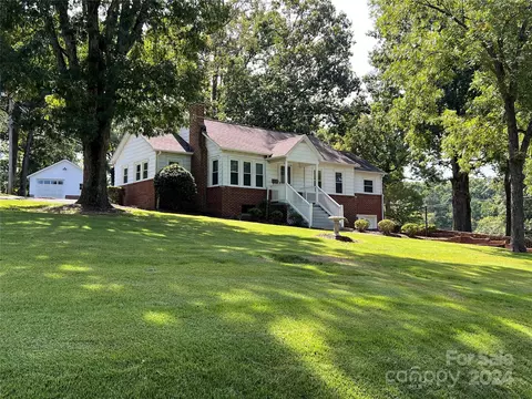 112 Linwood Dr, Albemarle, NC 28001
