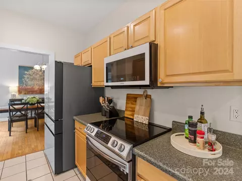 Kitchen - 8803 Peninsula Dr, Terrell, NC 28682 photo 3 of 3