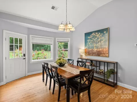 Dining - 8803 Peninsula Dr, Terrell, NC 28682 photo 1 of 4