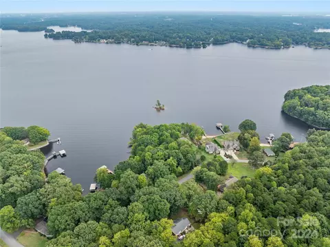 View/Area - 8803 Peninsula Dr, Terrell, NC 28682 photo 7 of 8
