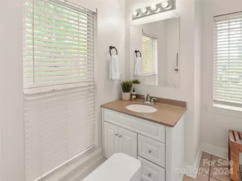 Bath - 8803 Peninsula Dr, Terrell, NC 28682 photo 1 of 3