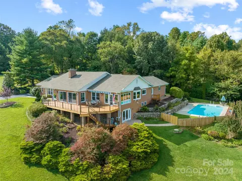 7 Chantilly Pl, Hendersonville, NC 28739