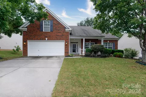 10492 Tintinhull Dr, Fort Mill, SC 29707