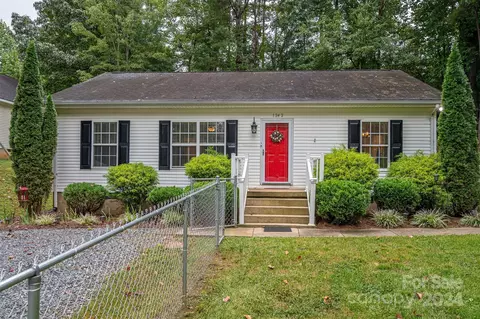 1242 E I 27 St #27, Newton, NC 28658